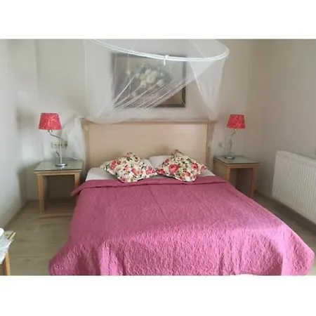 Melaike Hotel 3*