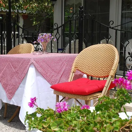 Melaike Hotel 3*